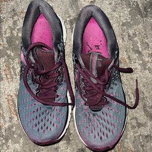 Brooks Women's Athletic Shoes - Purple and Gray Size 8